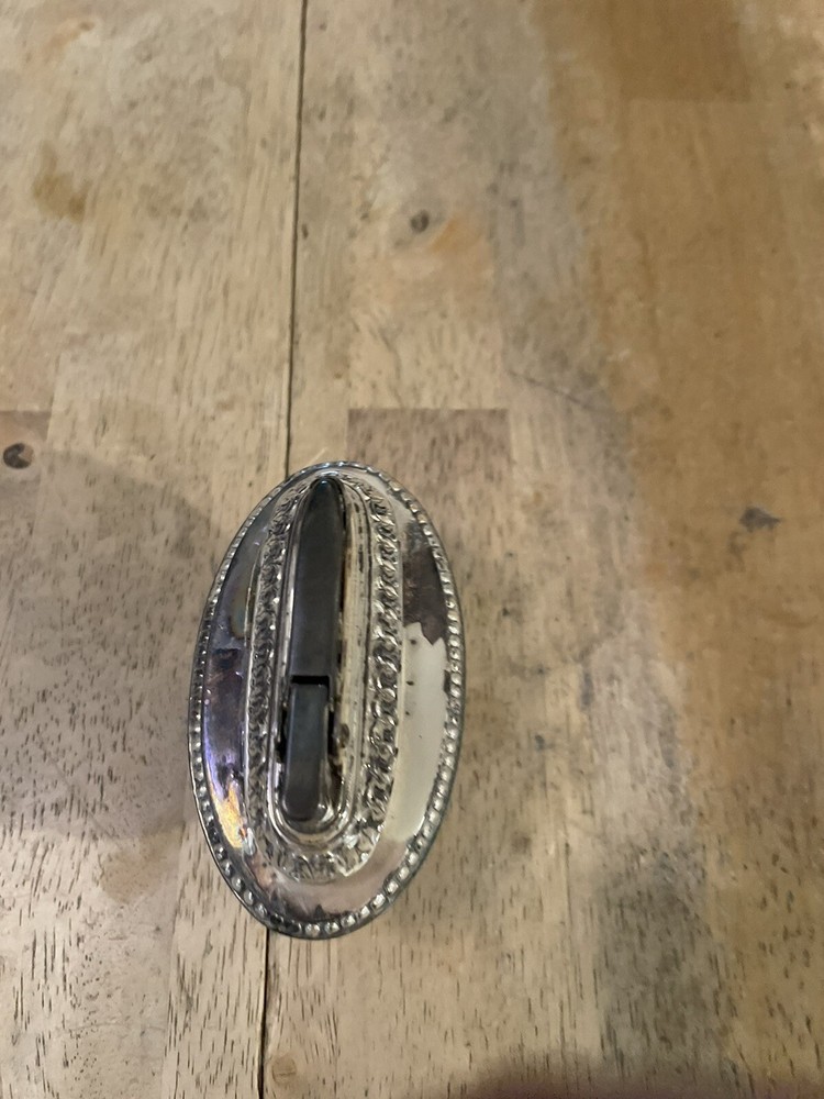 Vintage Ronson Queen Anne Lighter Silver Plate