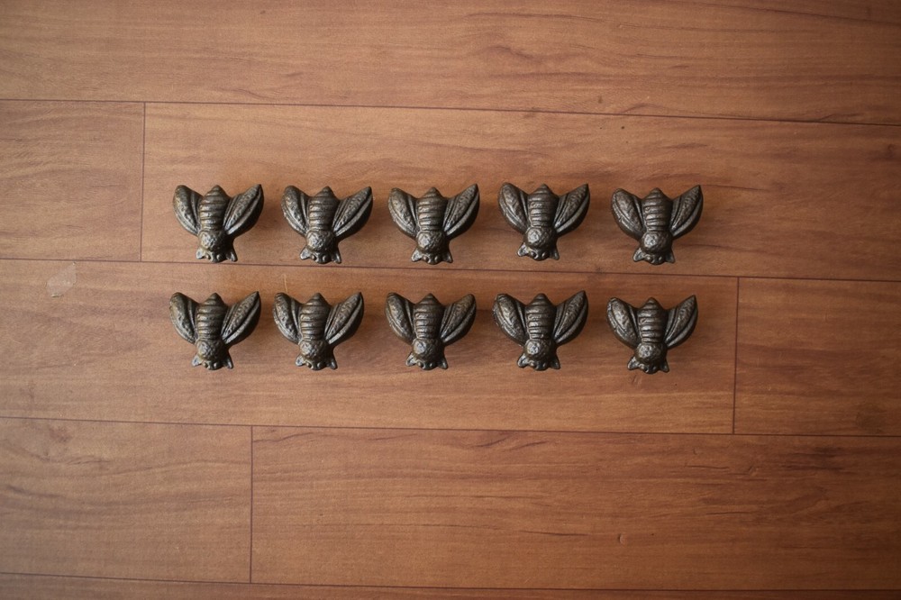 Iron door knobs cast cabinet bee drawer handles pull rustic hardwar 10 pcs