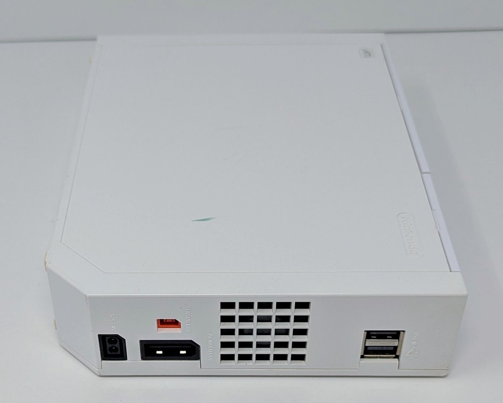 Nintendo Wii White Console GameCube Compatible Bundle w/ 10 Games - Tested!