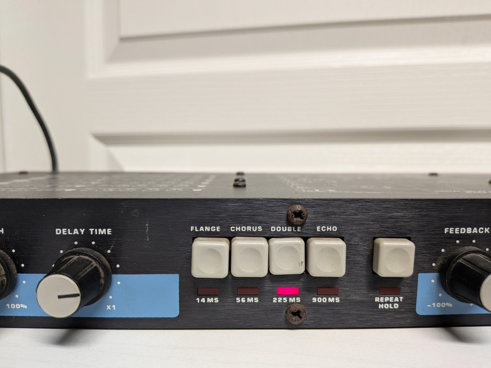 Vintage Digitech RDS 900 Delay Chorus Flange Rack Guitar Processor - WORKING