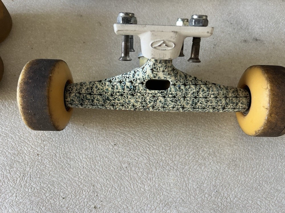 Krux skateboard trucks