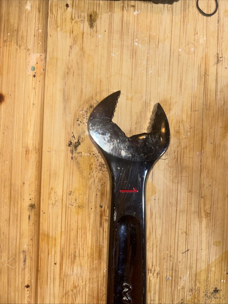 Milwaukee 1 Wrench