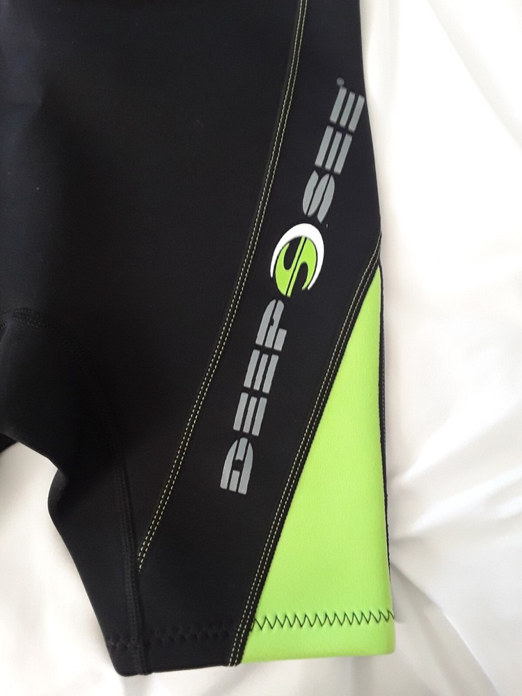 Deep See children wet suit size M