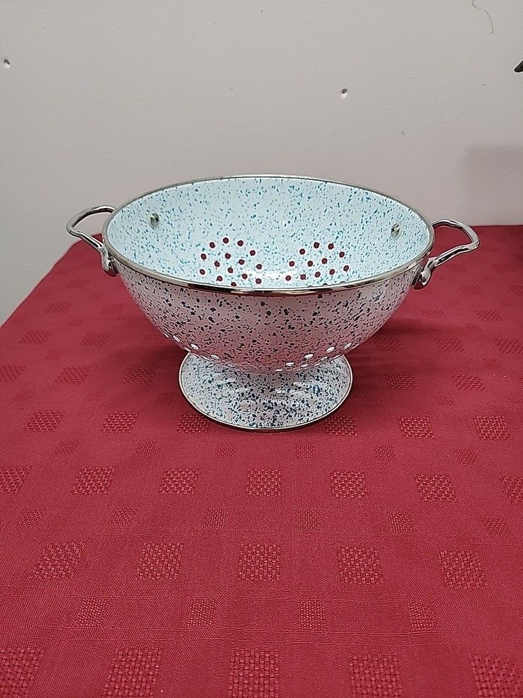 Enamel Collander Blue/White Speckled Confetti Pattern  2 Handle Springtime Vibe