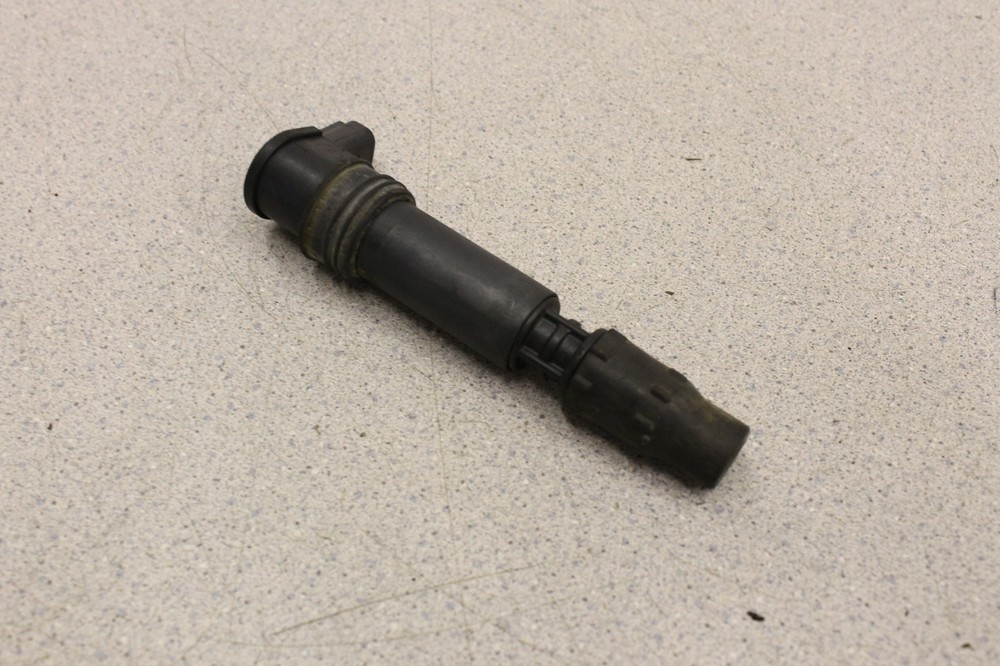2002 Triumph Sprint St Ignition Coil Spark Plug Cap Boot 02