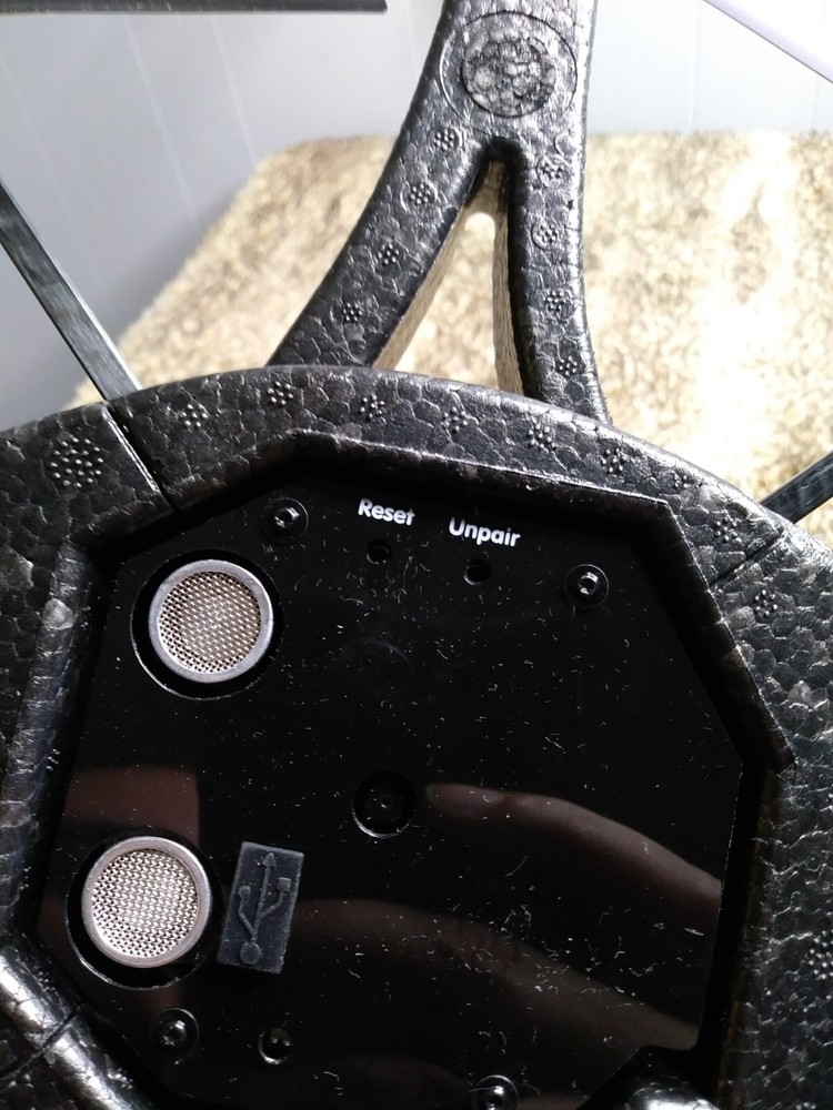 Parrot AR Drone The Flying Video Game NEEDS BATTERY