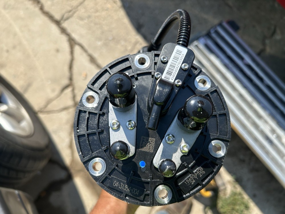 Genuine Freightliner DEF Header/Sending Unit