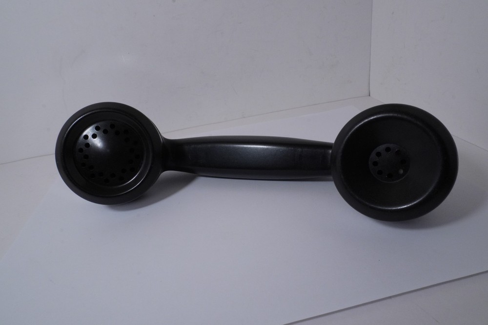 One AUTOMATIC ELECTRIC Chrome Banded HANDSET Cleaned & Tested But No Elements