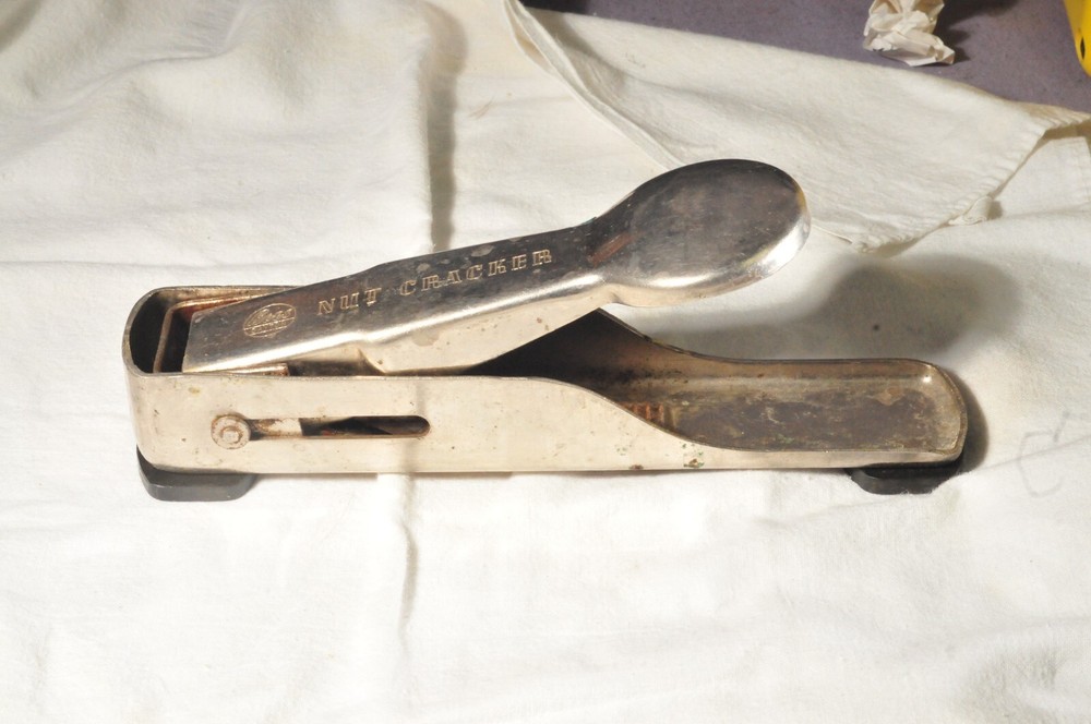 Nut Cracker - Boes Dayton NUT CRACKER