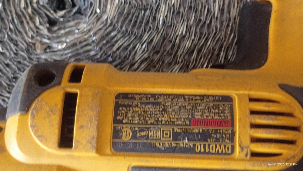 DEWALT DWD110 3/8 Corded Drill Variable Speed Reversible .Tested👍