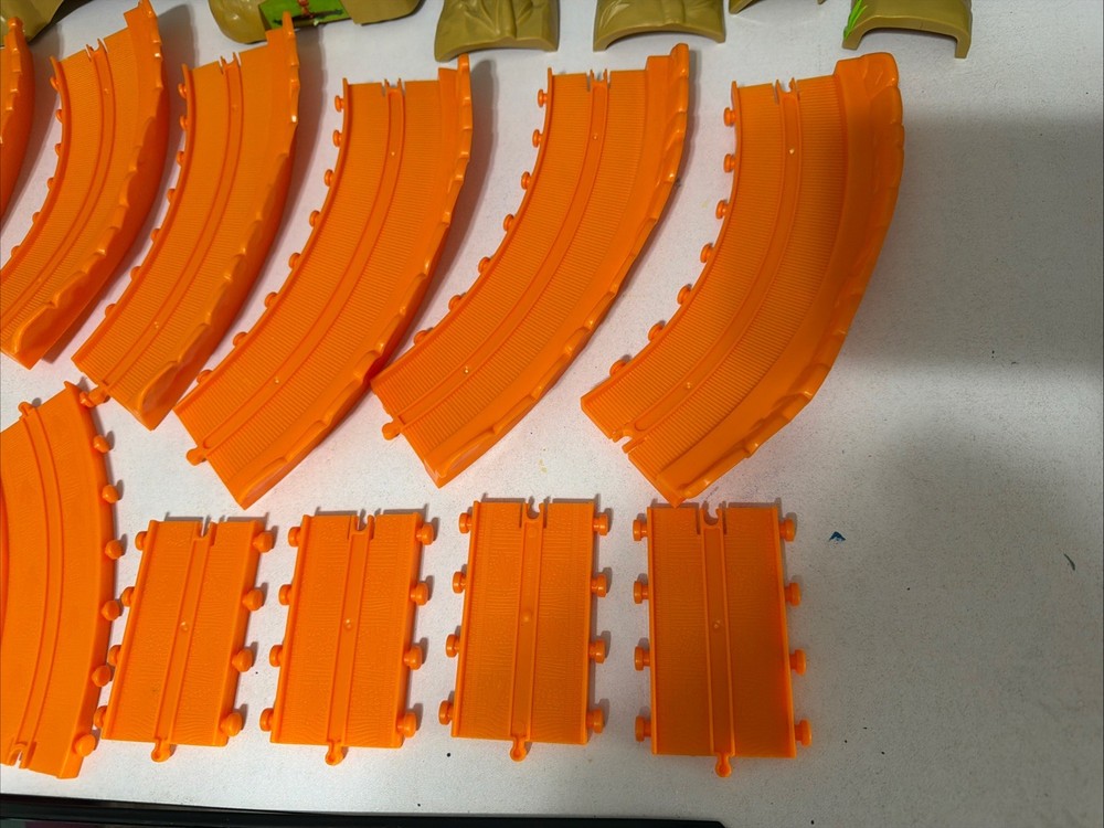 Learning Curve Dinosaur Train Time Tunnel Mountain Motorized Track Complete