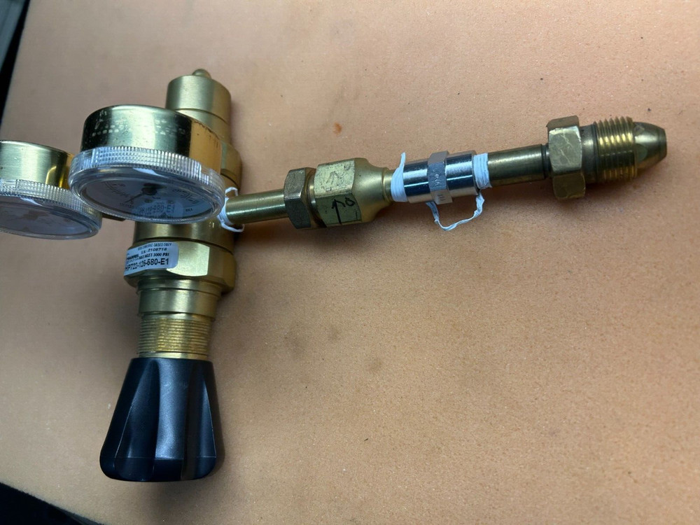 Harris HP722-126-580-E1 Compressed Gas Regulator