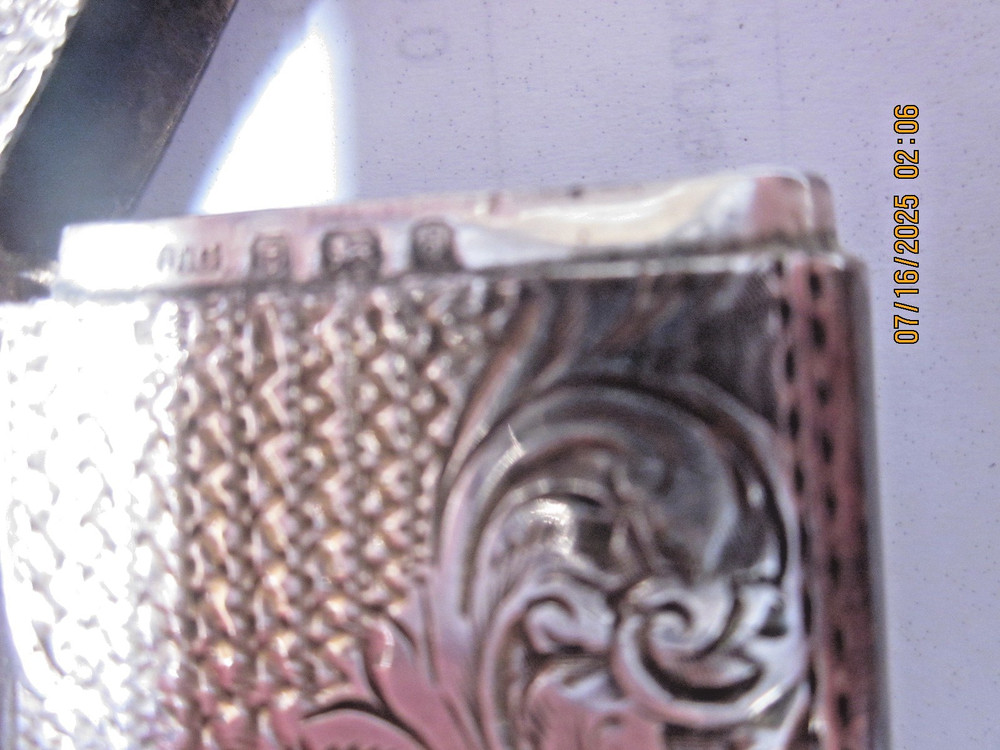 ANTIQUE EDWARDIAN SILVER VESTA CASE / MATCH HOLDER