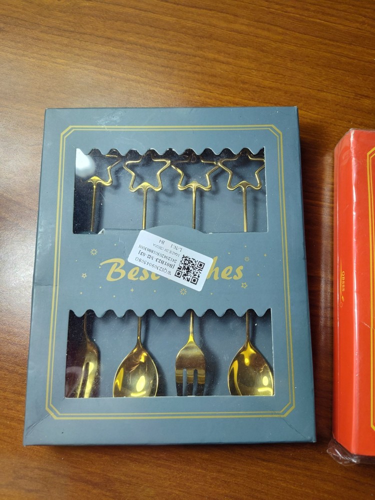 Christmas Holiday Silverware Decor