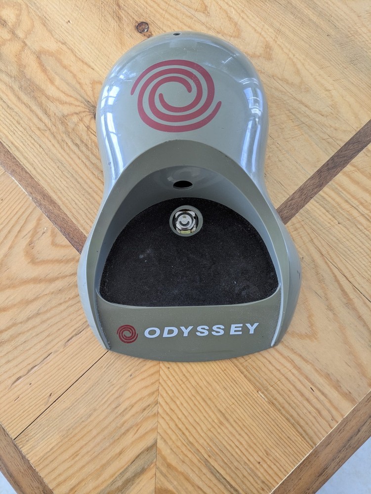 Odyssey Golf Kickback Putting Cup and Matt