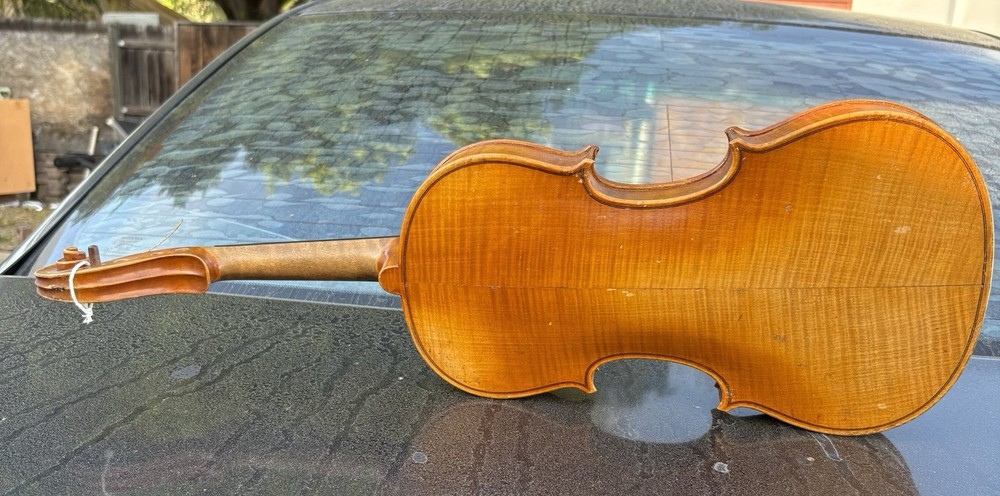 Guarnerius Violin Brown Varnish Finish with Visible Label