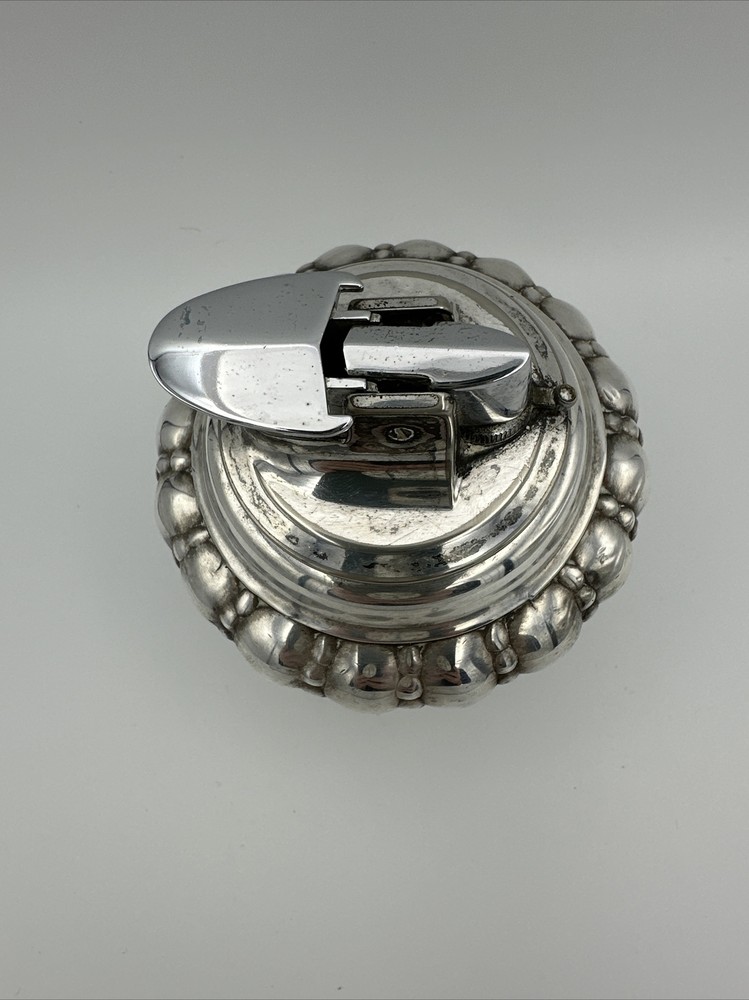 Vintage Ronson Crown Varaflame Round Table Lighter Silver Plate