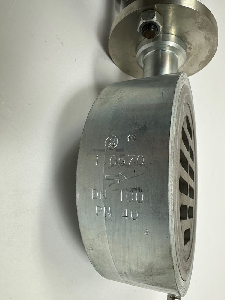 Schubert & Salzer DN 100 sliding gate valve with diaphragm actuator