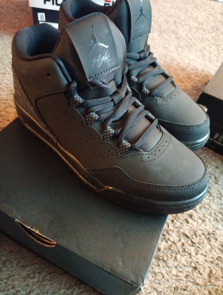 Jordan Flight 2 Black Kids Size 2.5
