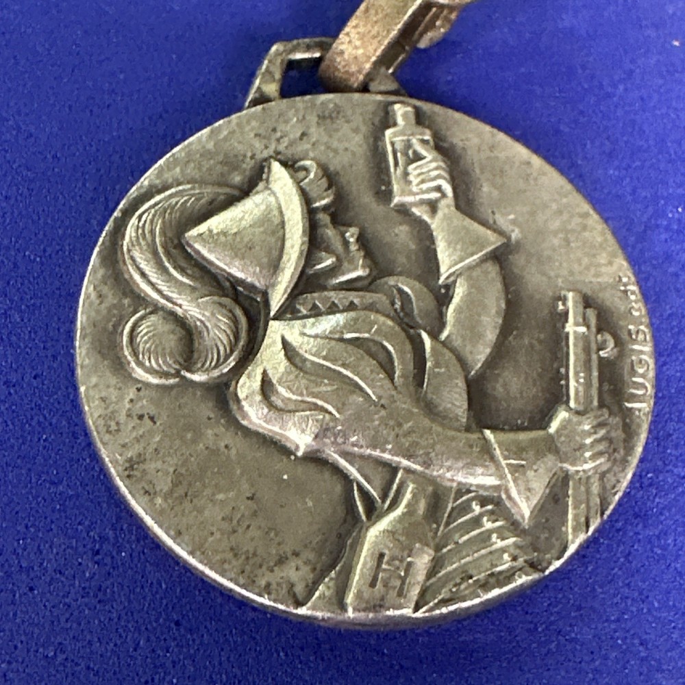 ARQUEBUSE DE L'HERMITAGE - VINTAGE KEYCHAIN