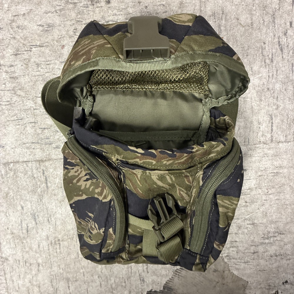 Helikon-Tex Canteen Pouch With Strap - Tiger Stripe Camo Pattern