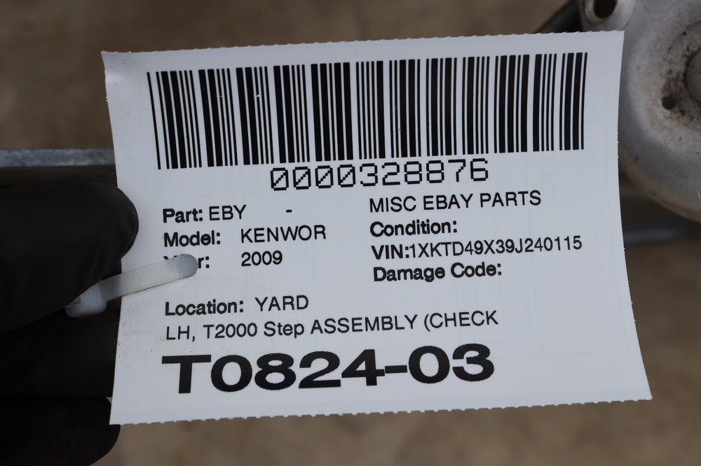 1996-2010 KENWORTH T2000 LEFT DRIVER SIDE FAIRING STEP FRAME OEM