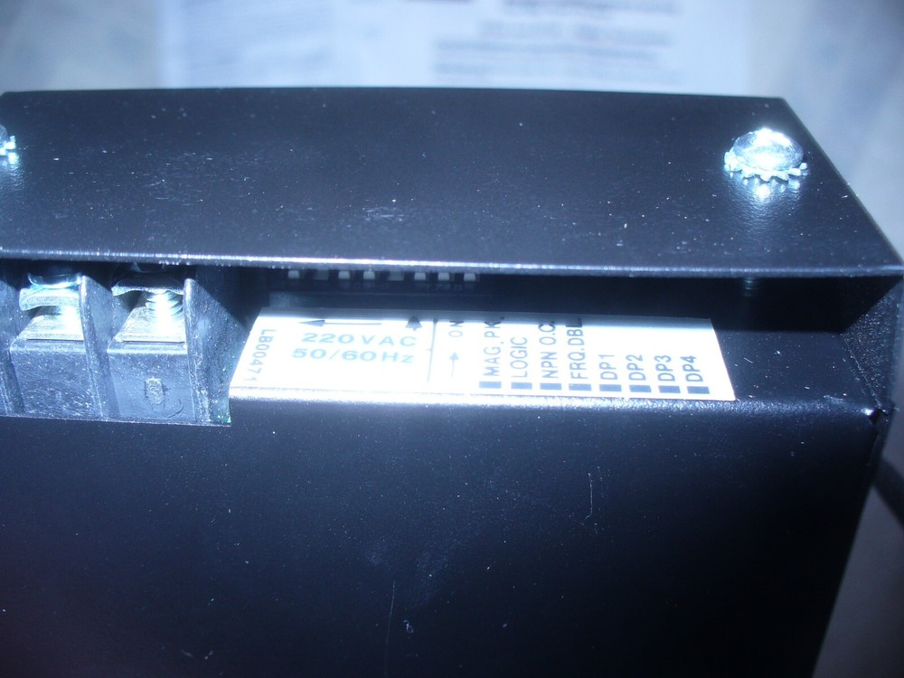 RED LION CONTROL DT3D0500 5 DIGIT TACHOMETER