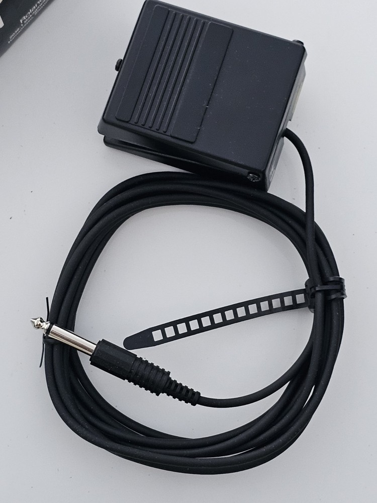 Roland Pedal Switch Black DP-2 open box