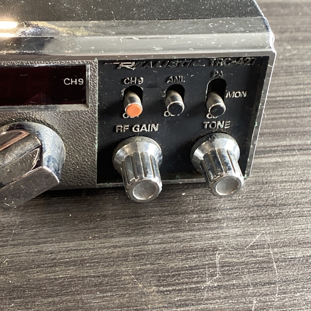 CB Realistic TRC-427 w/mic & power cord transceiver
