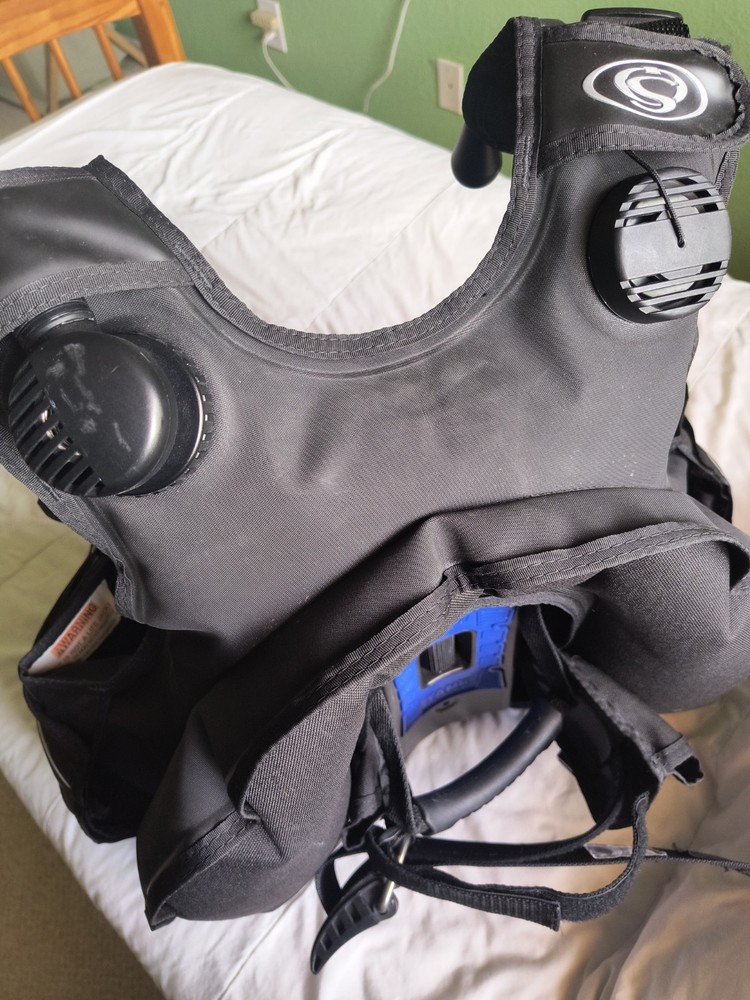 SeaQuest BCD Diva LX with Sure Lock Size M