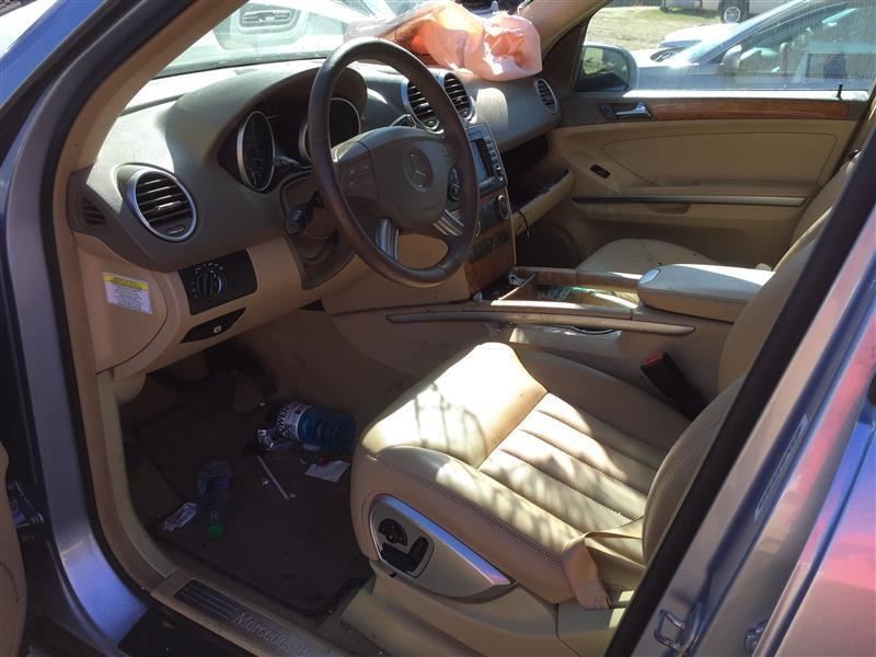 ML320 2008 Fuse Box Cabin 6897