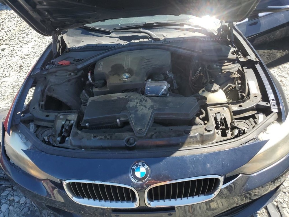 320I 2014 Glove Box 4722780