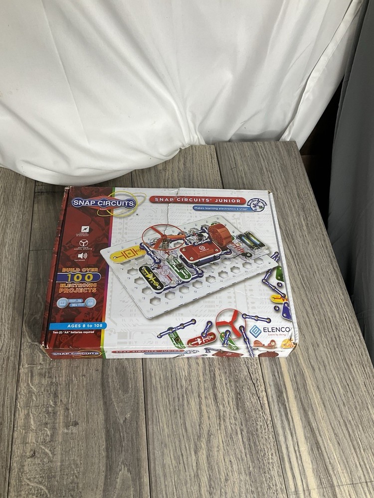 Snap Circuits Junior SC-100 Electronics Exploration Kit 100 Projects STEM Learn