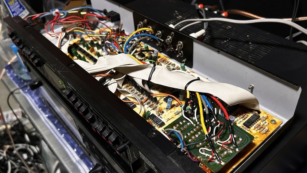 AUDIOSOURCE EQ EIGHT EQUALIZER