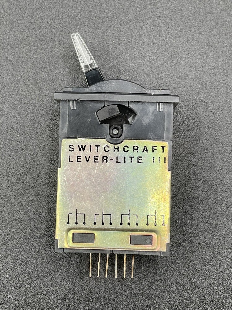 Switchcraft Lever-Lite, Illuminated, 3 position, locking NOS