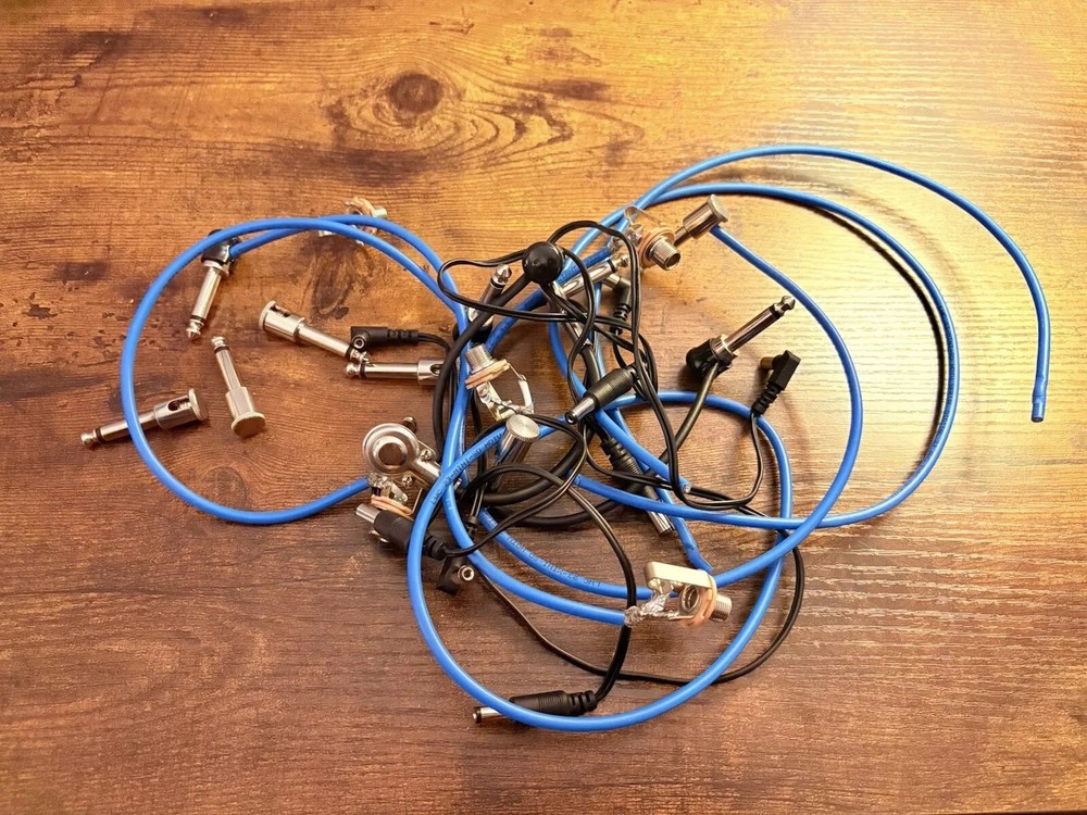 Custom 16 power channel pedal board