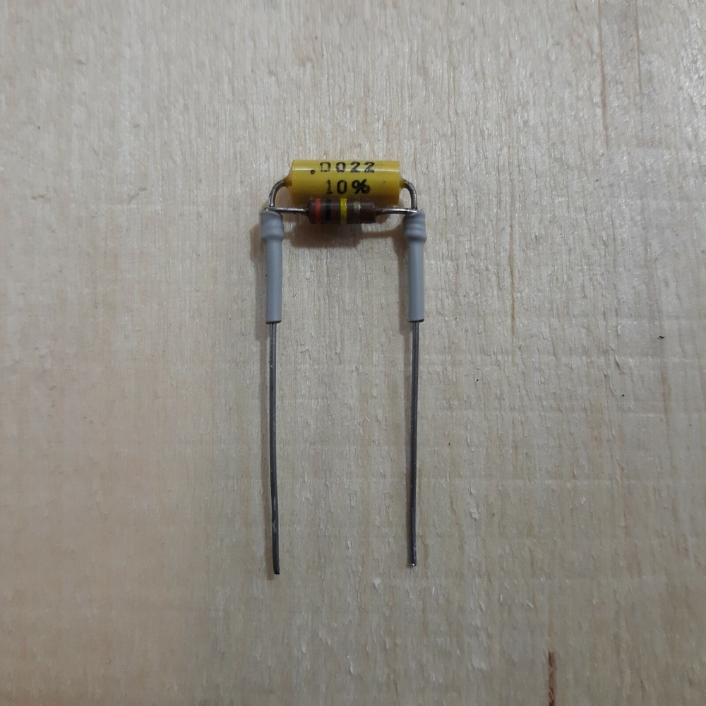 TREBLE BLEED B59G "KEEP" 2.2nF Metalized Polycap,  300K A.B. Carbon Comp resist