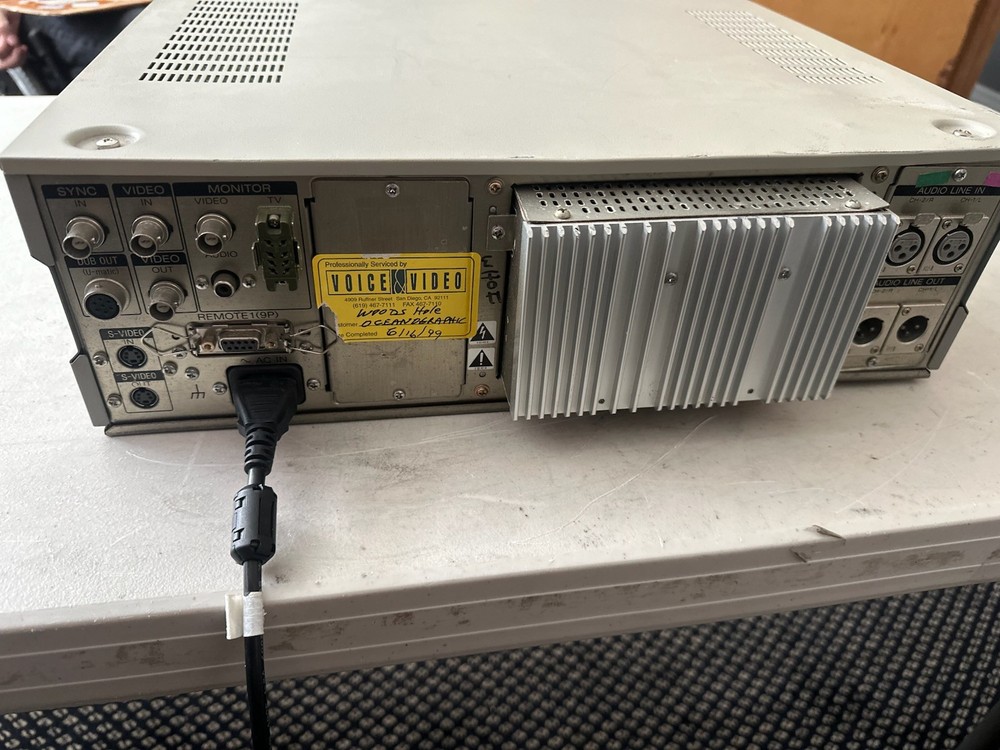Sony EVO-9800A Hi8 8mm Videocassette Recorder