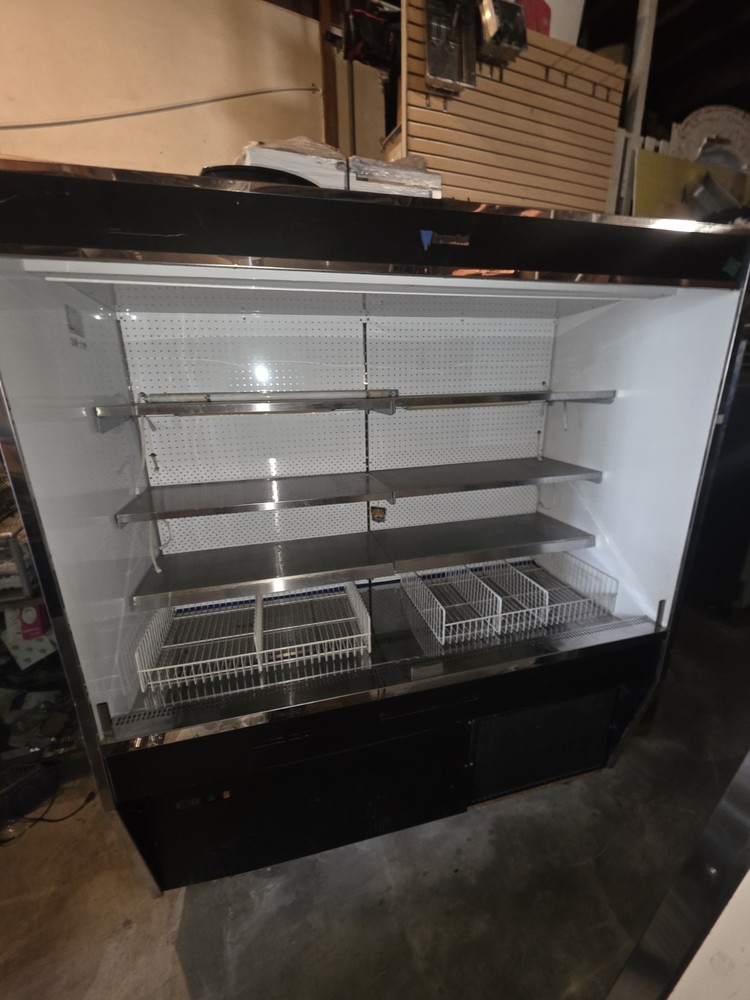 VERTICAL OPEN AIR COOLER DISPLAY CASE