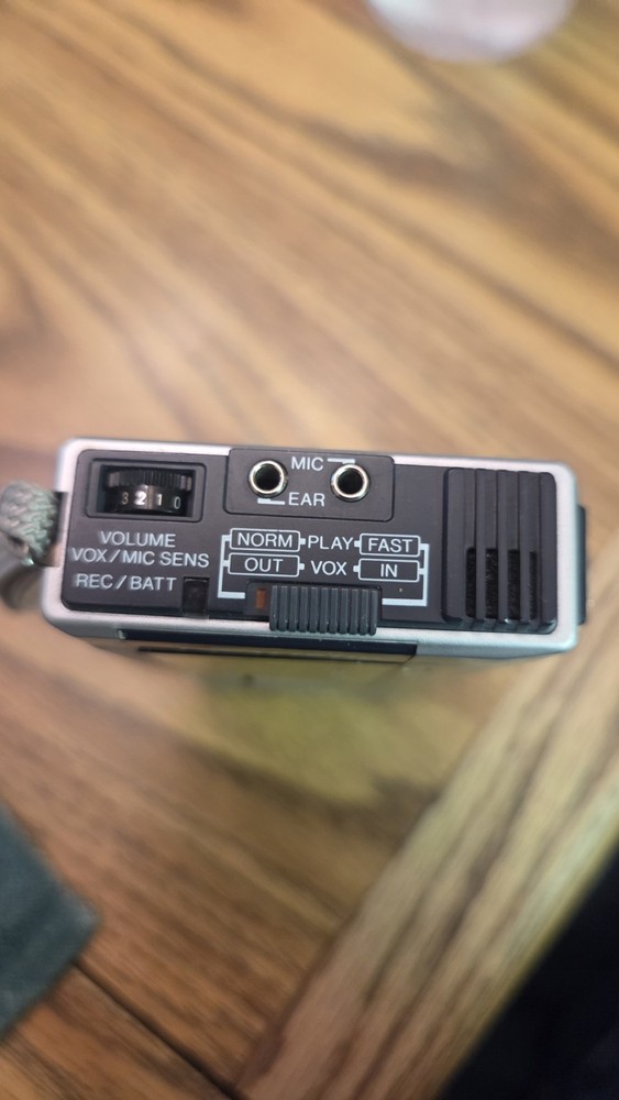 WORKING!! Realistic Micro-25 14-1040 Voice MicroCassette Recorder