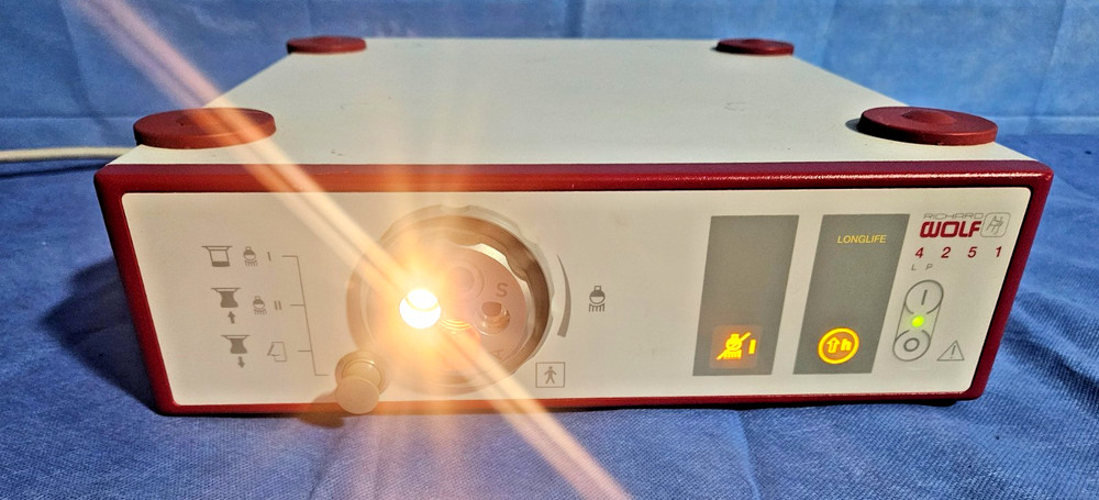 Richard Wolf 4251 LP Light Source With Multi Port Turret.
