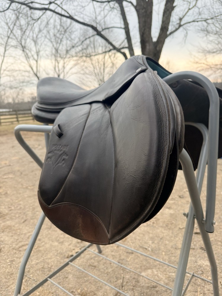 18’ Voltaire Stuttgart Saddle Used But In Immaculate Condition