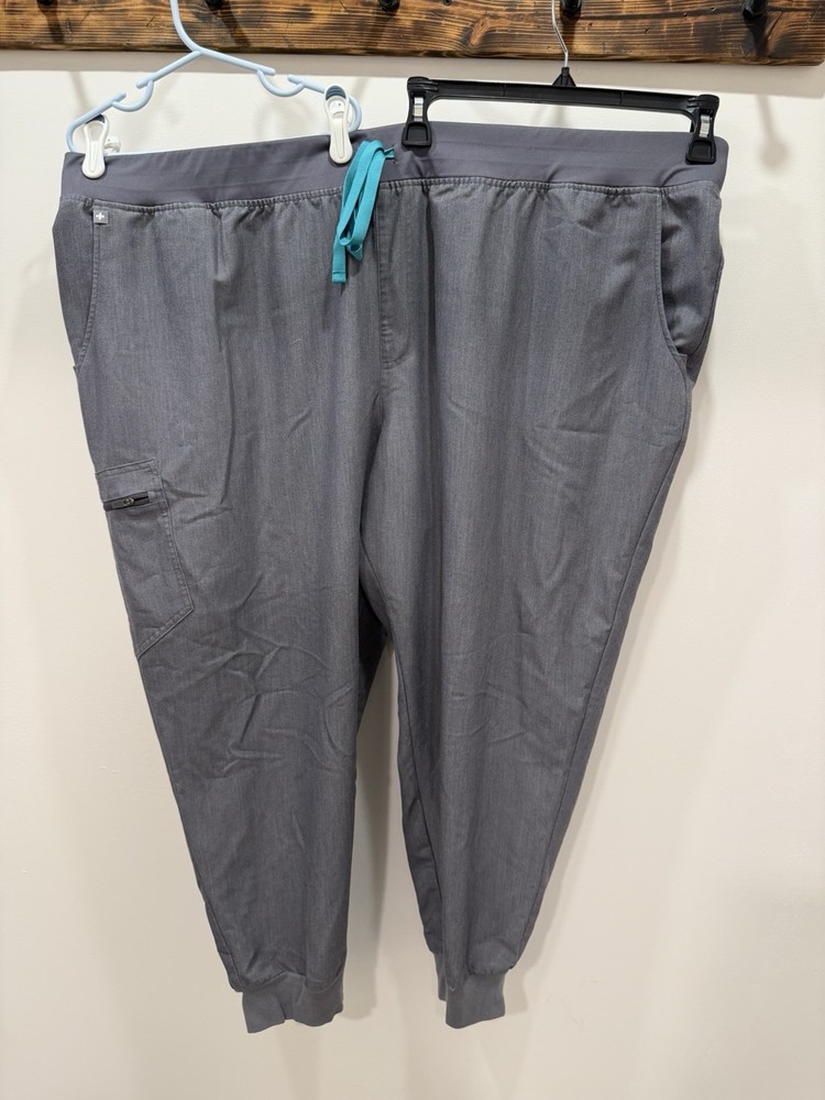FIGS Women’s Scrubs Set, 6XL, Graphite