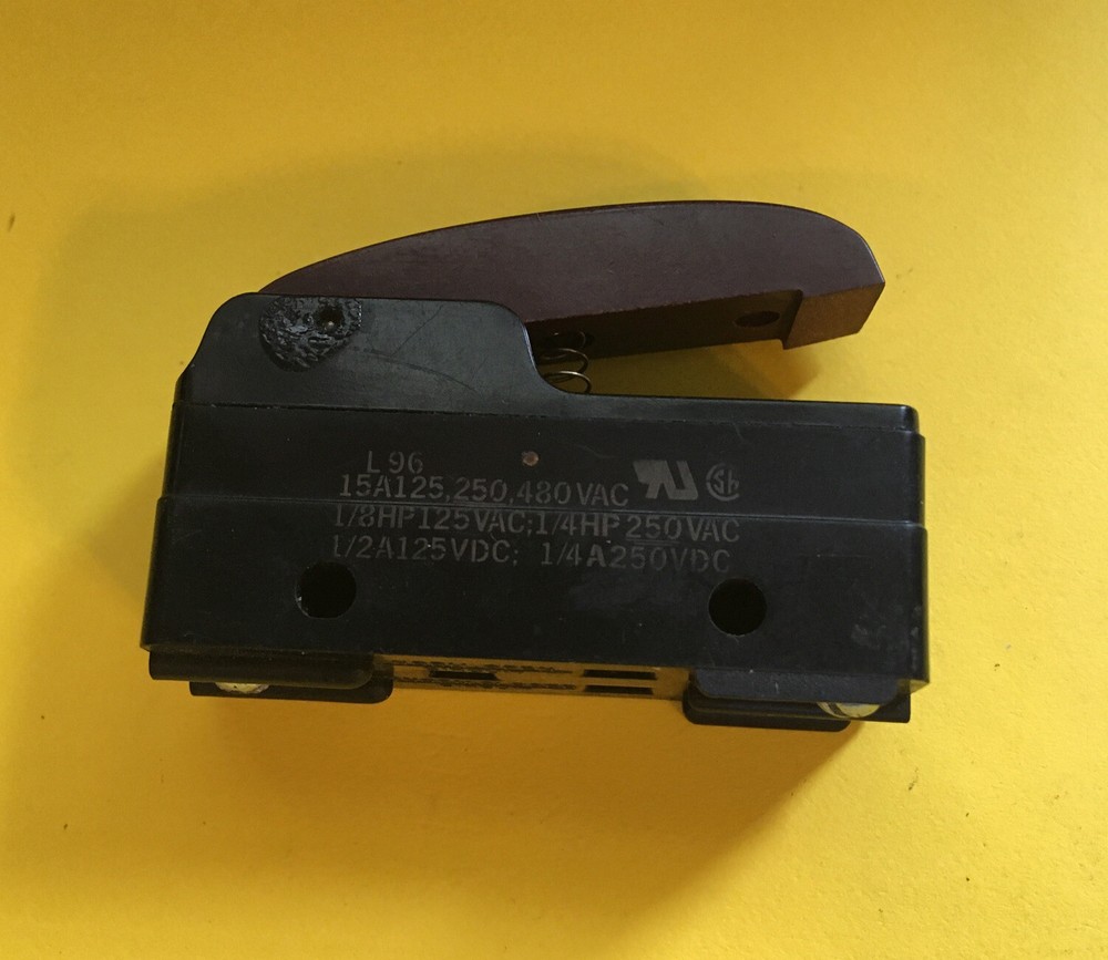 *PRE-OWNED* YZ-2RW80221-MICRO SWITCH-FREE SHIPPING*