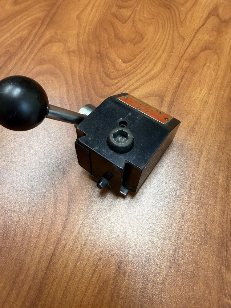 KDK Quick Change Toolpost with 2 Holders