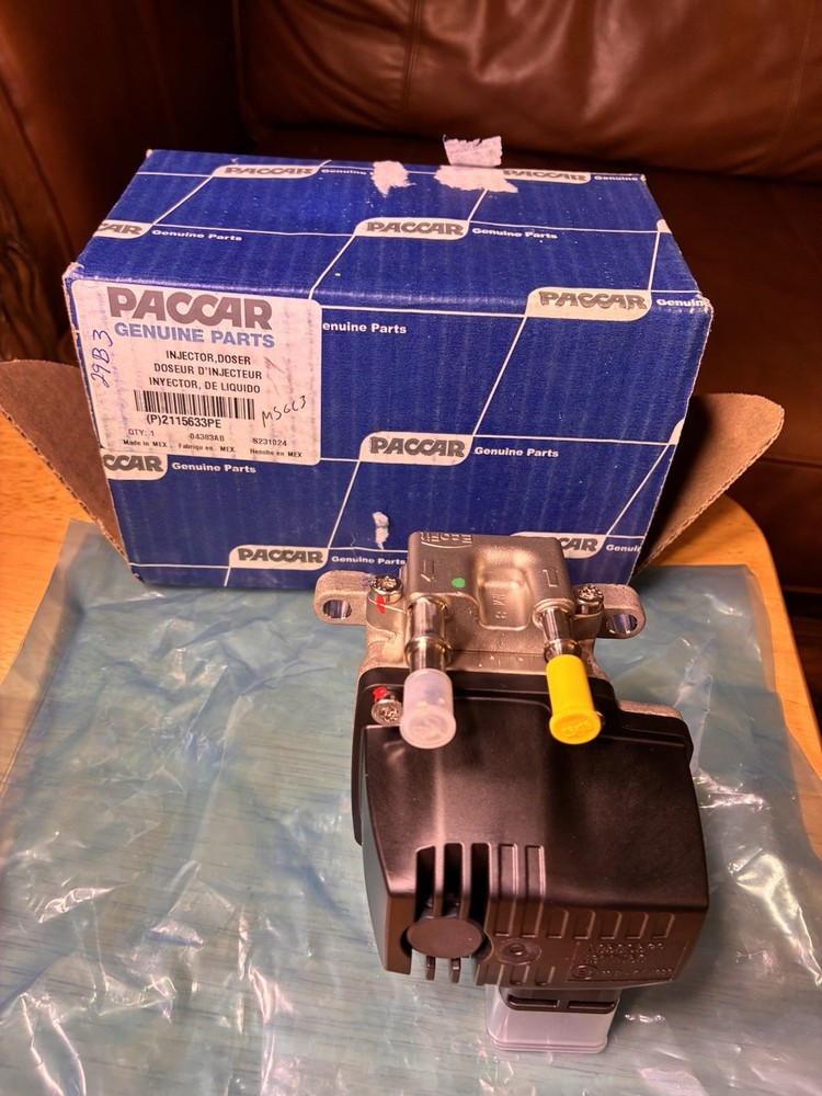 Genuine Paccar 2115633PE Doser Injector