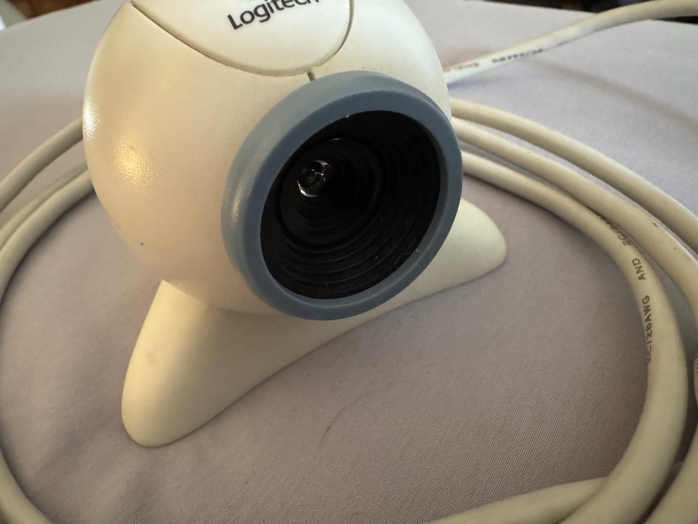 Logitech V-UH9 Webcam with Stand Untested AS IS