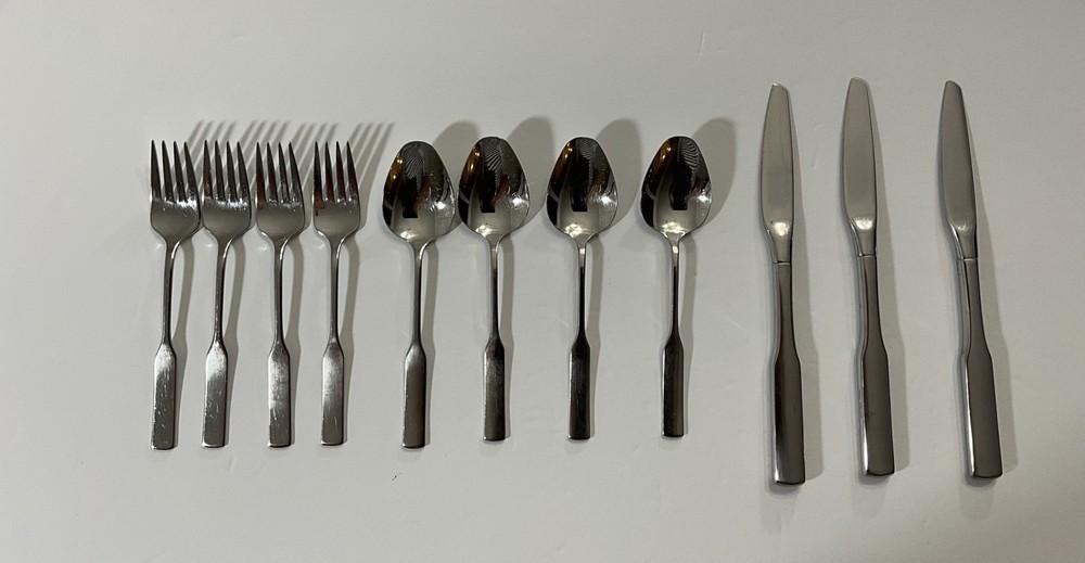 Lot 11 Oneida Stainless Flatware Antares