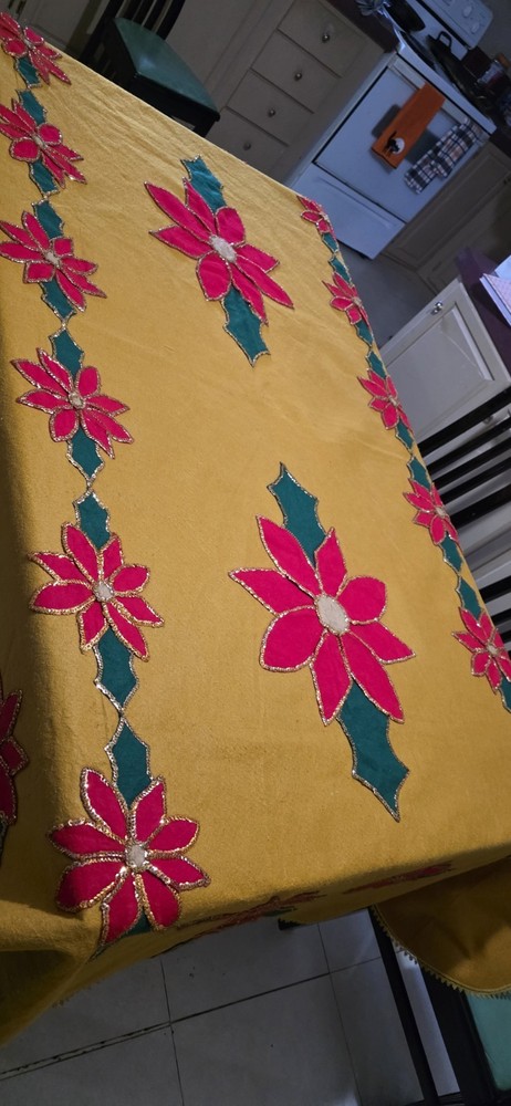Hand Sawen Christmas Table Cloth