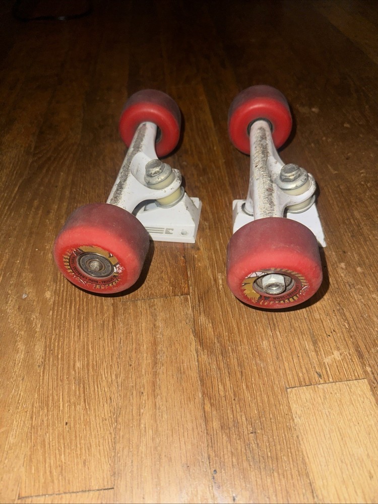 Thunders Skateboard Trucks (White) & Spitfire Skateboard Wheels (Red) *USED*